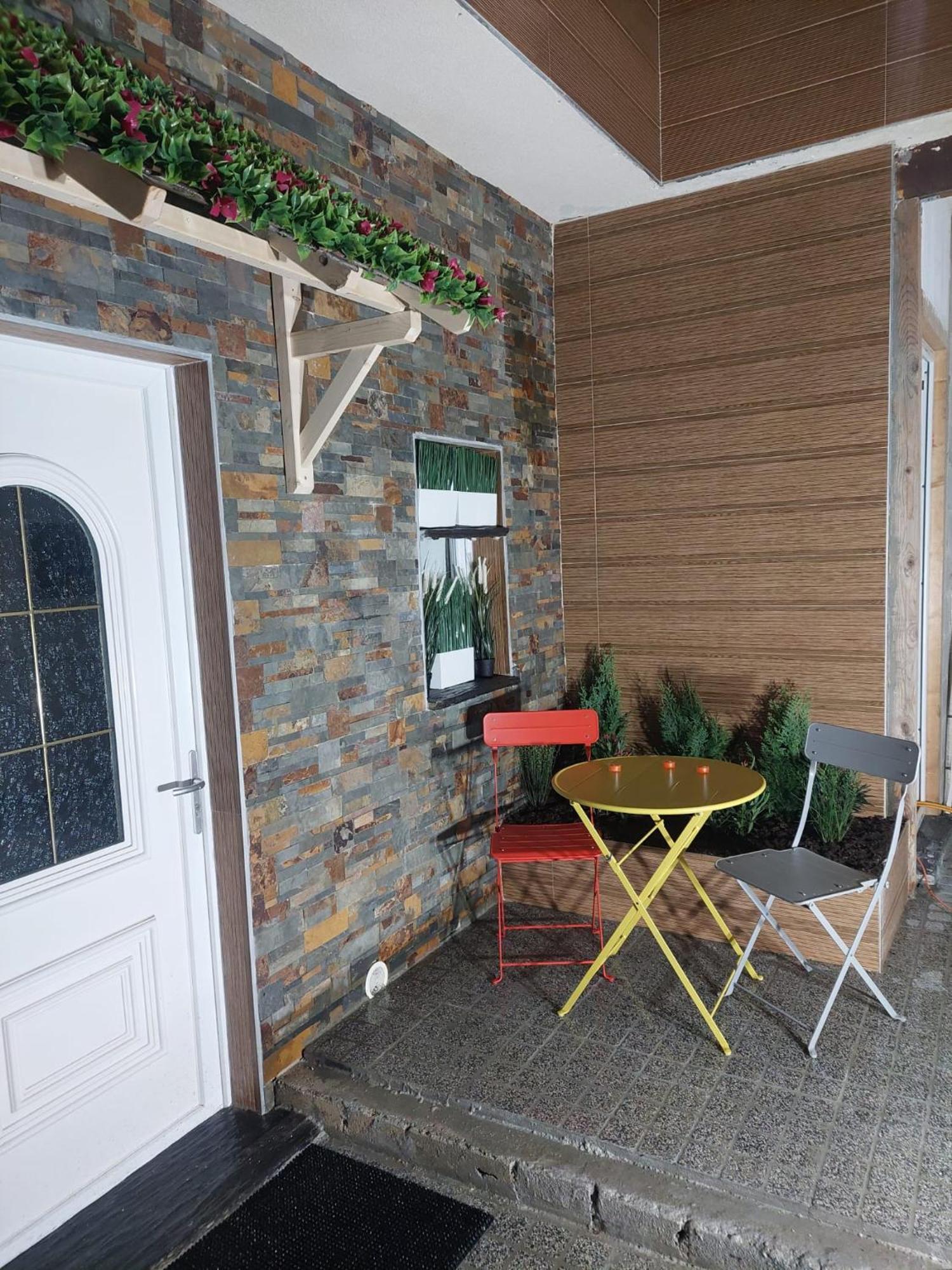 Paris-Julesverne-Bienvenue-Terrasse-Netflix Pantin Eksteriør billede