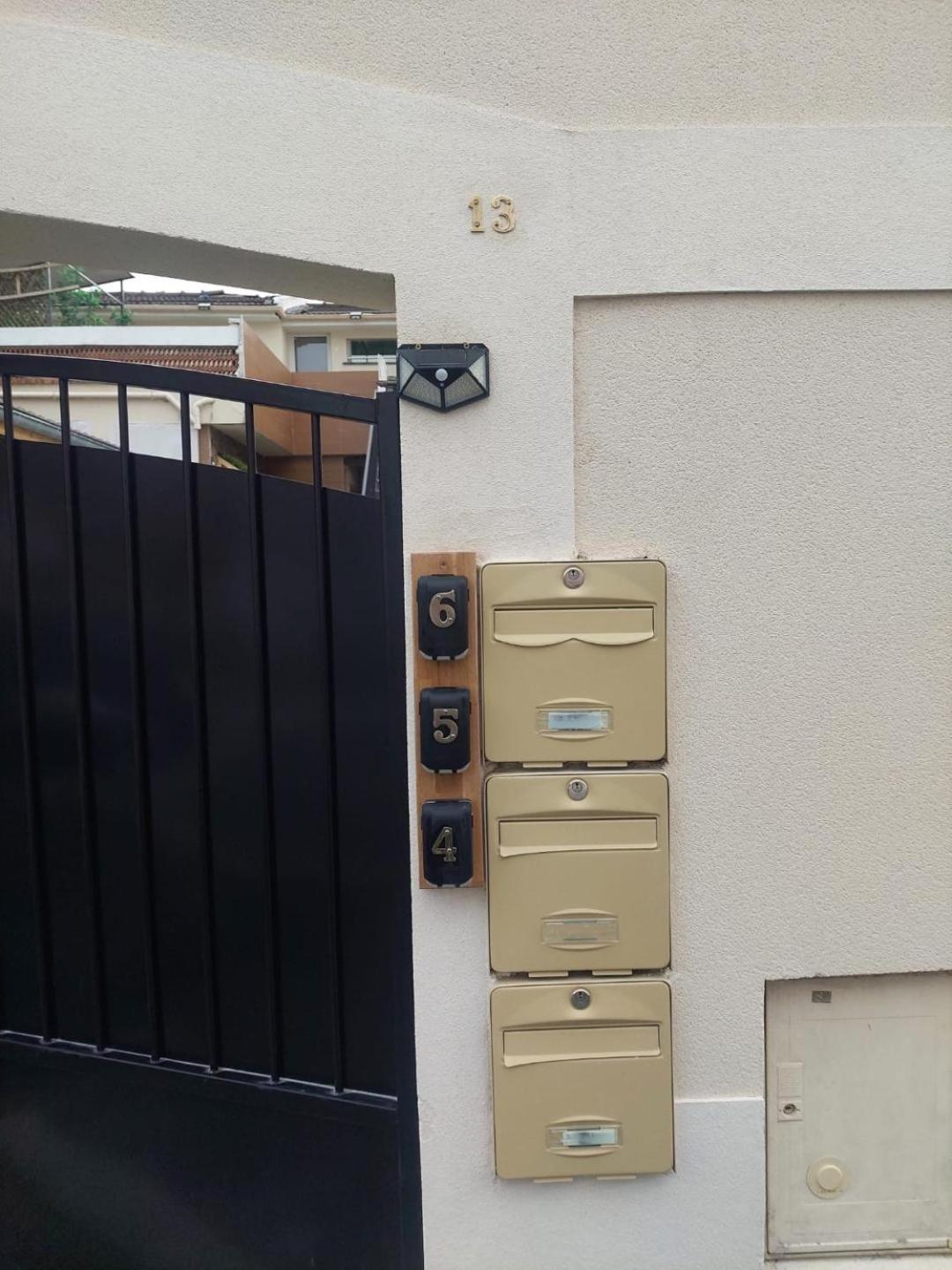 Paris-Julesverne-Bienvenue-Terrasse-Netflix Pantin Eksteriør billede